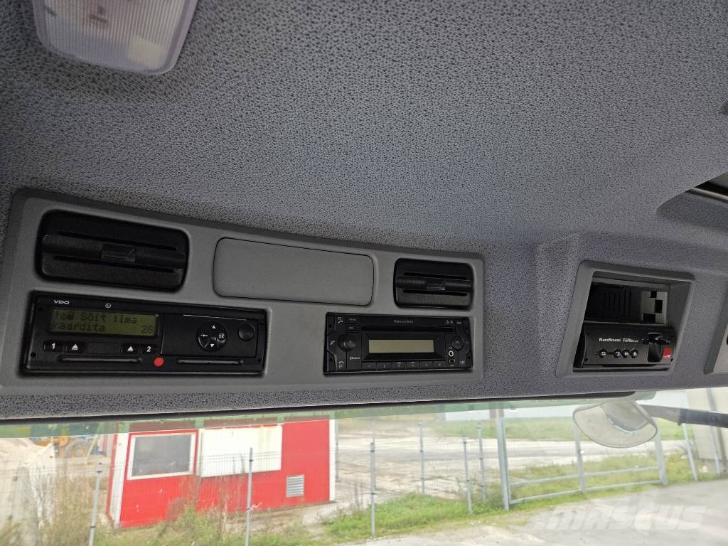 Mercedes-Benz Atego 1524 4X4 Camiones polibrazo