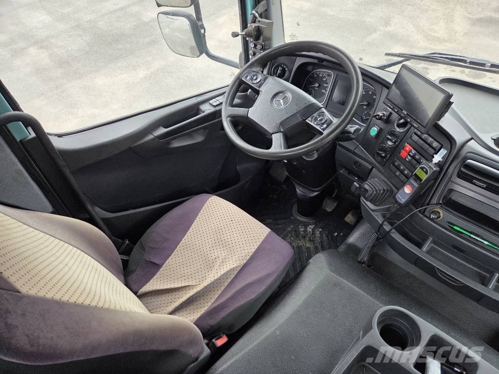 Mercedes-Benz Atego 1524 4X4 Camiones polibrazo