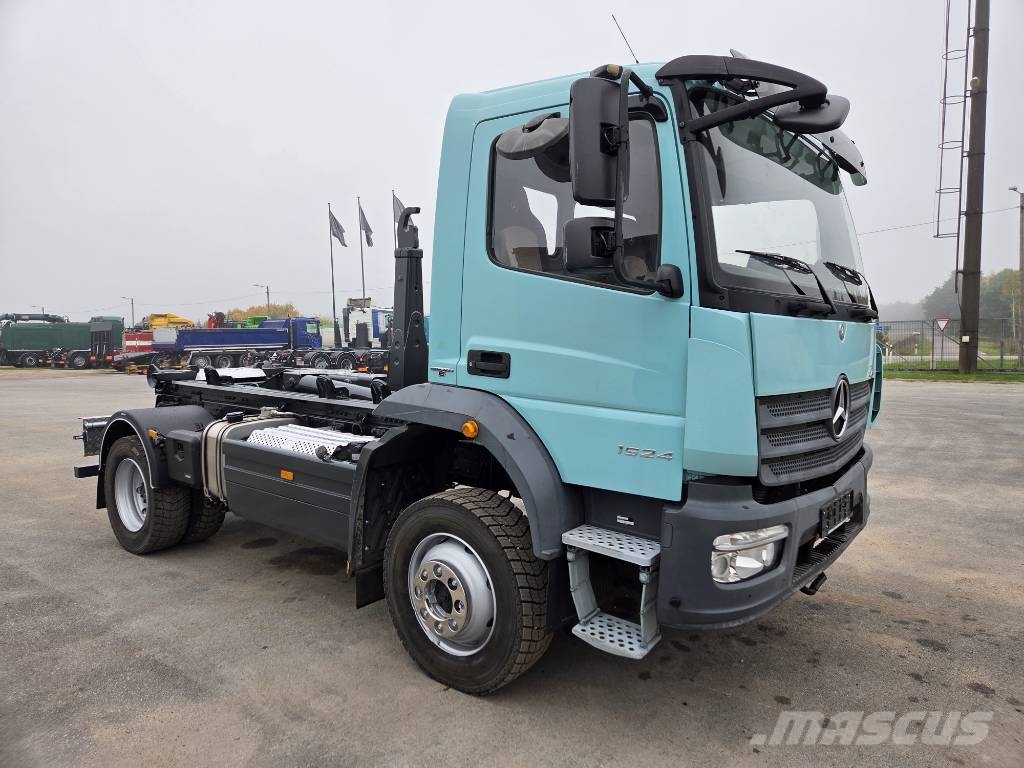 Mercedes-Benz Atego 1524 4X4 Camiones polibrazo
