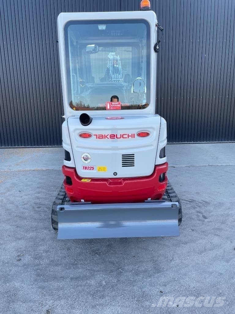 Takeuchi TB 225 / EC204 / MIG 2 / S40 Minigravere <7t