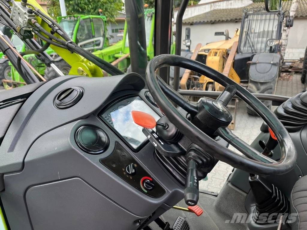 CLAAS CELTIS 446 PLUS RX + MAILLEUX MX40-85 Tractoren
