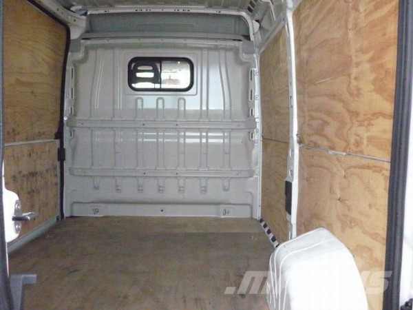 Fiat Ducato Lwbmed شاحنة مقفلة