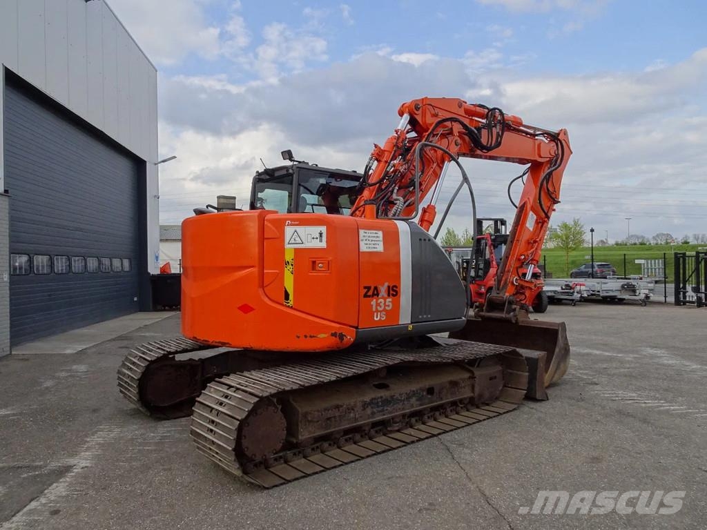 専用ページ Hitachi expands electric range with ZX135 7EB