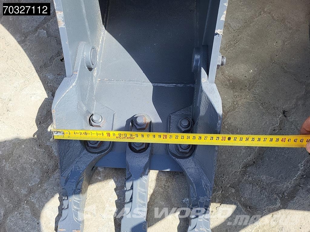 Develon DX50 Z-7 A/C - Buckets حفارات صغيرة أقل من 7 طن (حفارات صغيرة)