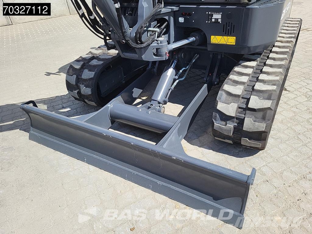 Develon DX50 Z-7 A/C - Buckets حفارات صغيرة أقل من 7 طن (حفارات صغيرة)