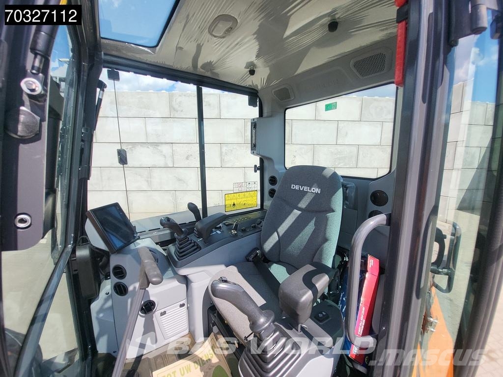 Develon DX50 Z-7 A/C - Buckets حفارات صغيرة أقل من 7 طن (حفارات صغيرة)