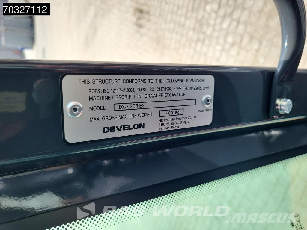 Develon DX50 Z-7 A/C - Buckets حفارات صغيرة أقل من 7 طن (حفارات صغيرة)