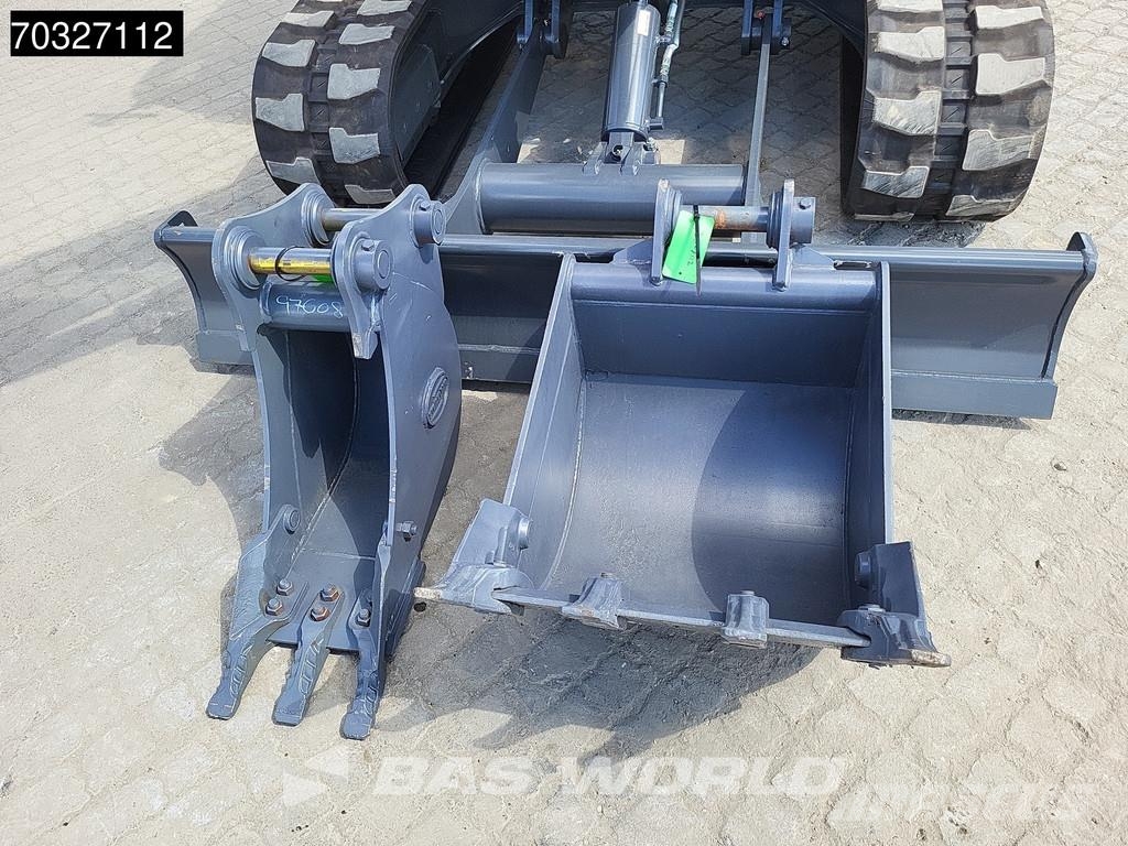Develon DX50 Z-7 A/C - Buckets حفارات صغيرة أقل من 7 طن (حفارات صغيرة)