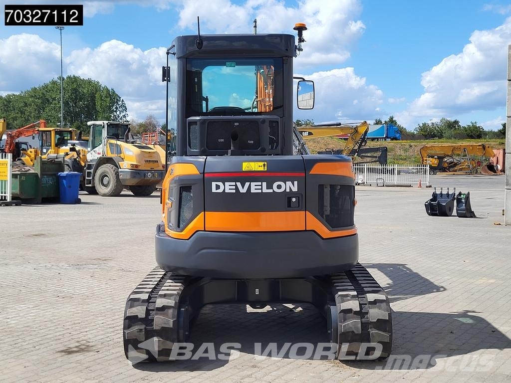 Develon DX50 Z-7 A/C - Buckets حفارات صغيرة أقل من 7 طن (حفارات صغيرة)
