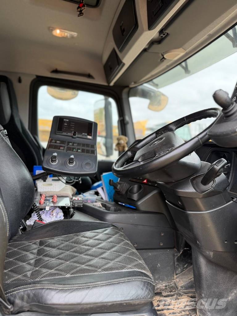 Mercedes-Benz Arocs 2232 //EZ. 2018/16917KM/mit Bucher Aufbau Φορτηγά σκούπες
