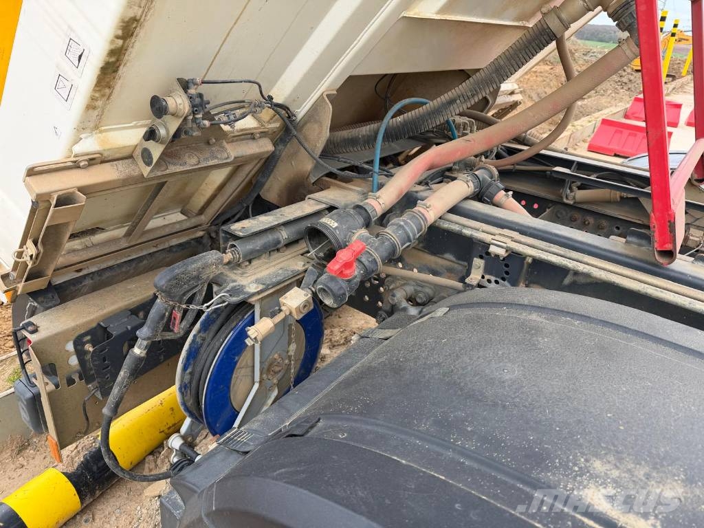 Mercedes-Benz Arocs 2232 //EZ. 2018/16917KM/mit Bucher Aufbau Φορτηγά σκούπες