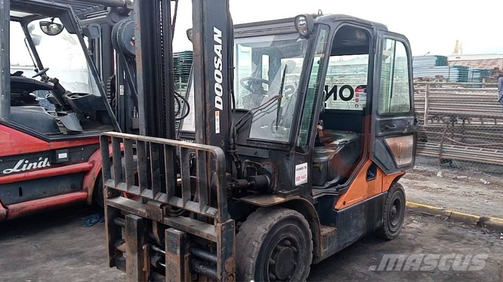 Doosan D 40 SC-7 Dīzeļa autoiekrāvēji
