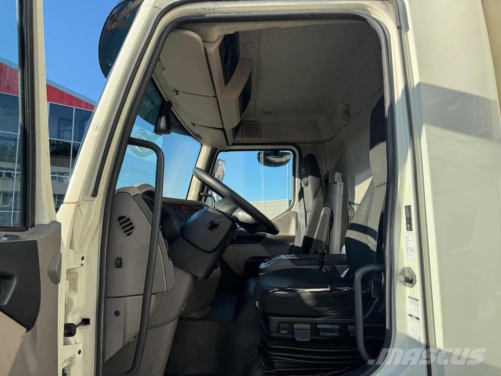 DAF LF 290 4X2 EURO 6 - REAR DOORS DAMAGED Camiones con temperatura controlada