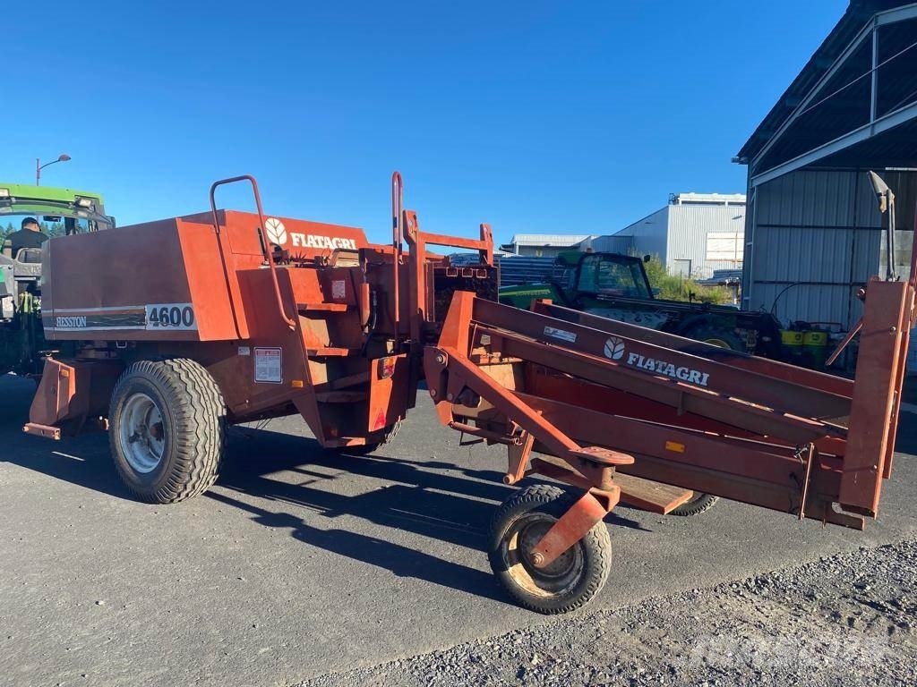 Hesston 4600 Presse quadre