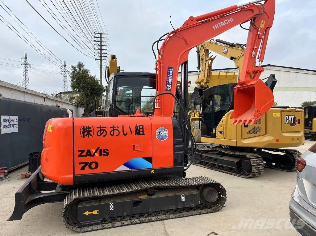 Hitachi ZX 70 中型挖掘机