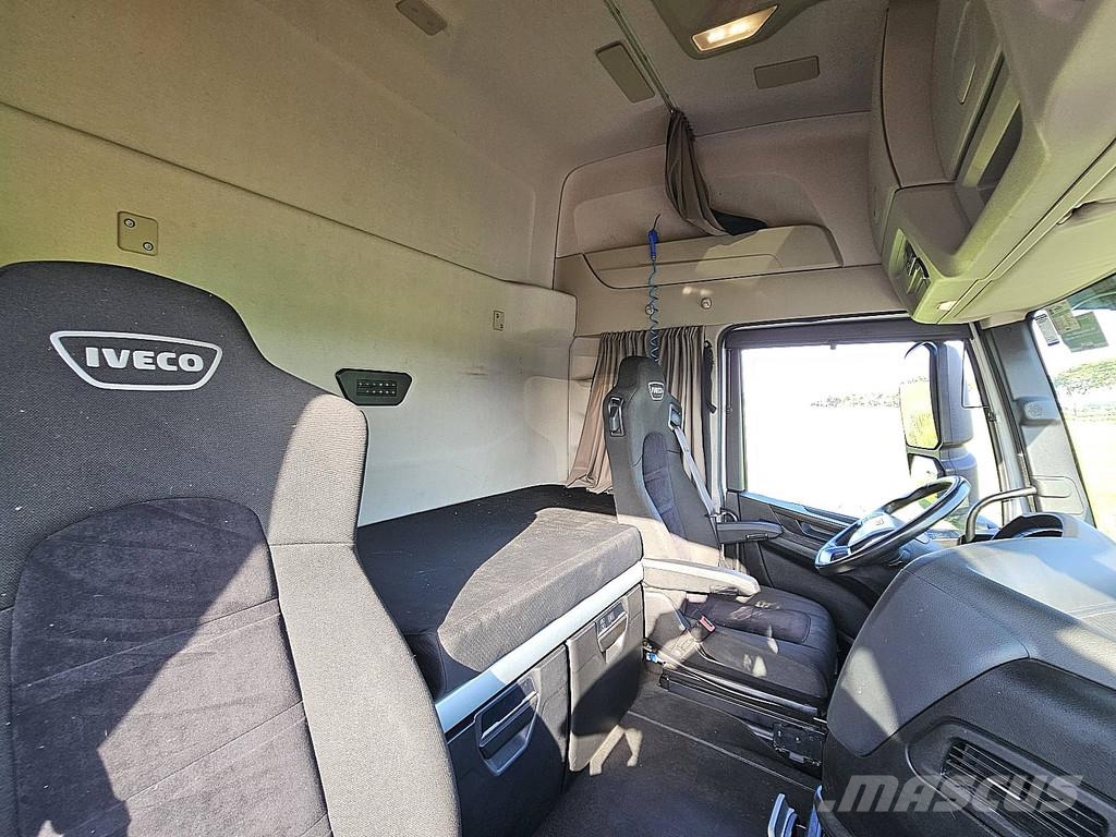 Iveco S-WAY AS440S46 LNG Naudoti vilkikai