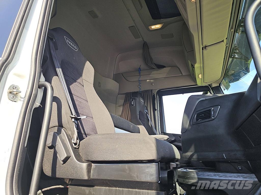Iveco S-WAY AS440S46 LNG Naudoti vilkikai