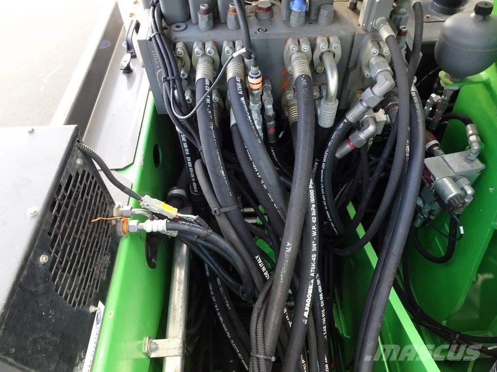 Sennebogen 818 Waste / industry handlers
