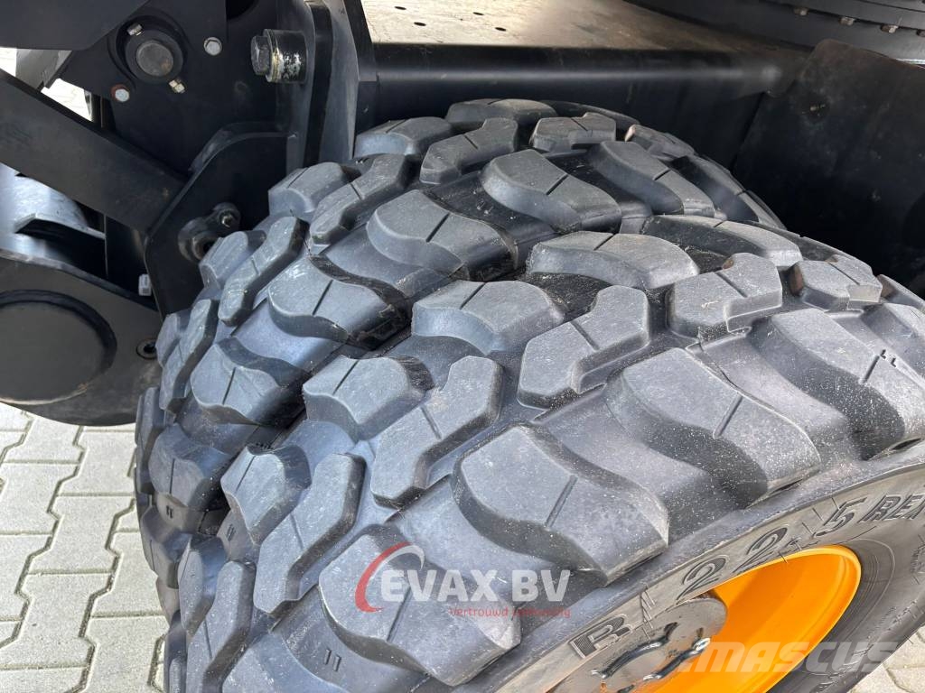 JCB JS 145 WT SV 旋轉式挖土機/掘鑿機/挖掘機