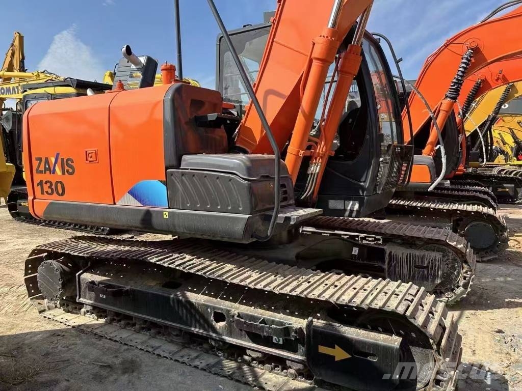 Hitachi ZX 130 中型油圧ショベル 7ｔ-12ｔ（ユンボ・パワーショベル・バックホー）