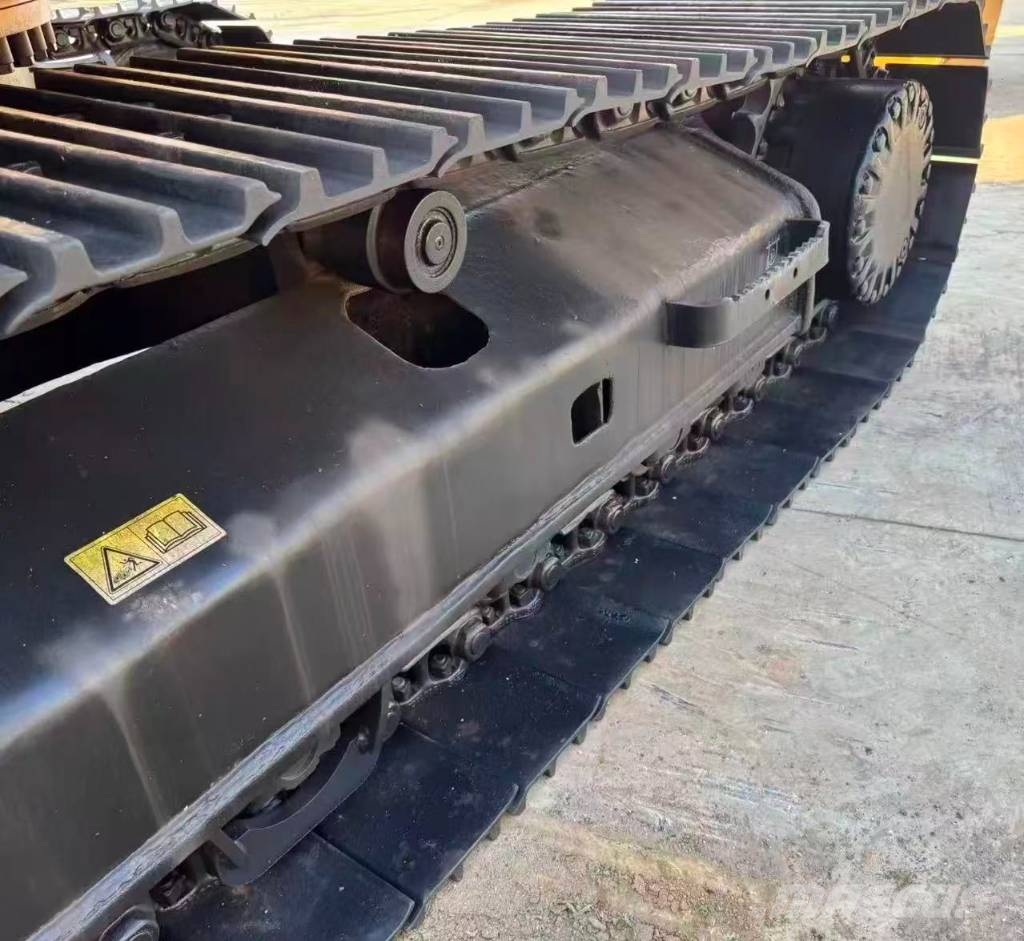 CAT 320 D 대형 굴삭기 29톤 이상