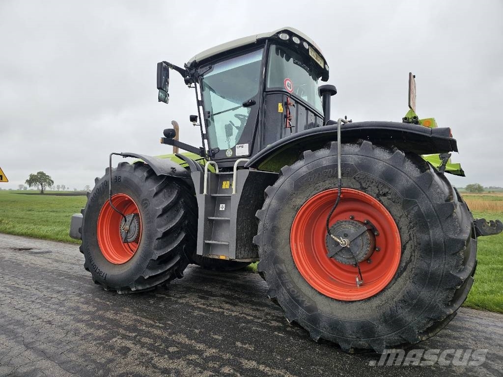 CLAAS XERION 3800 2012 Трактори