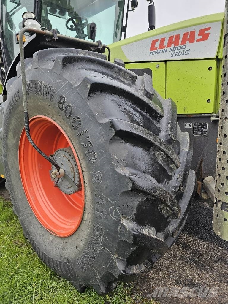 CLAAS XERION 3800 2012 Трактори