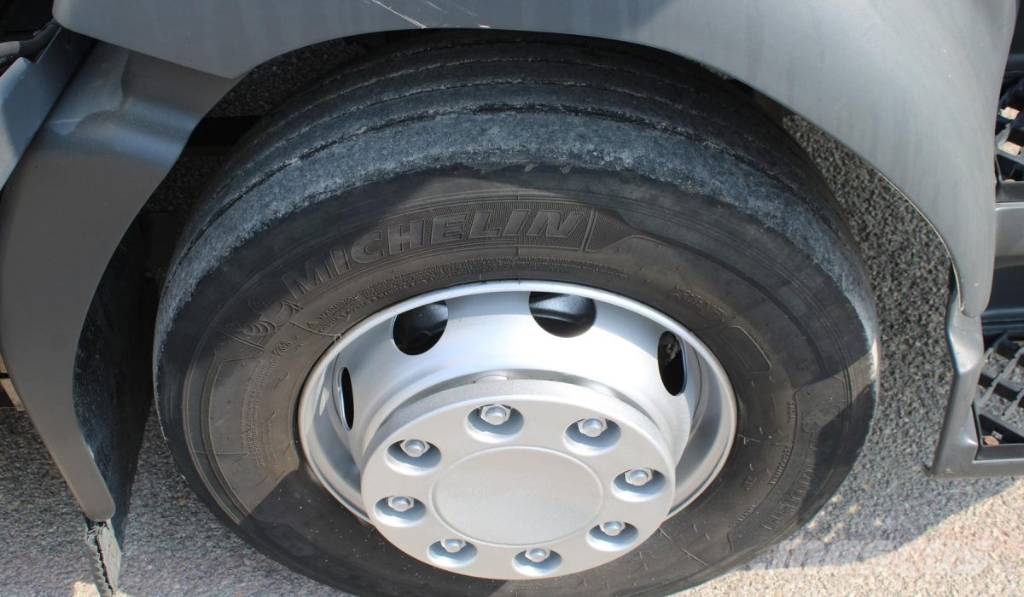Renault D 240 - Mono Temperatura---071 冷藏车