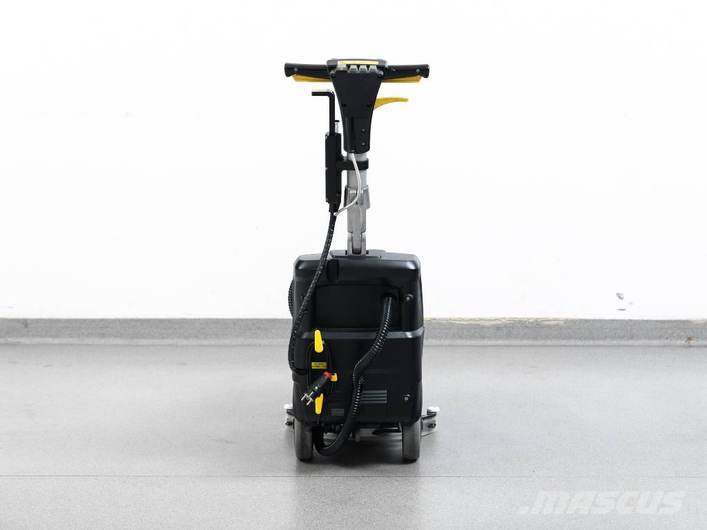 Kärcher BD 40/12 C BP - NEW BATTERIES Fregadora