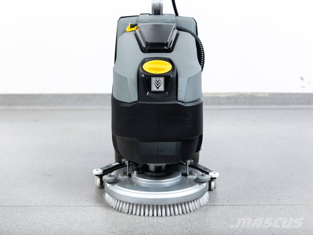 Kärcher BD 40/12 C BP - NEW BATTERIES Fregadora