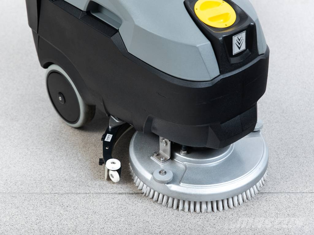 Kärcher BD 40/12 C BP - NEW BATTERIES Fregadora