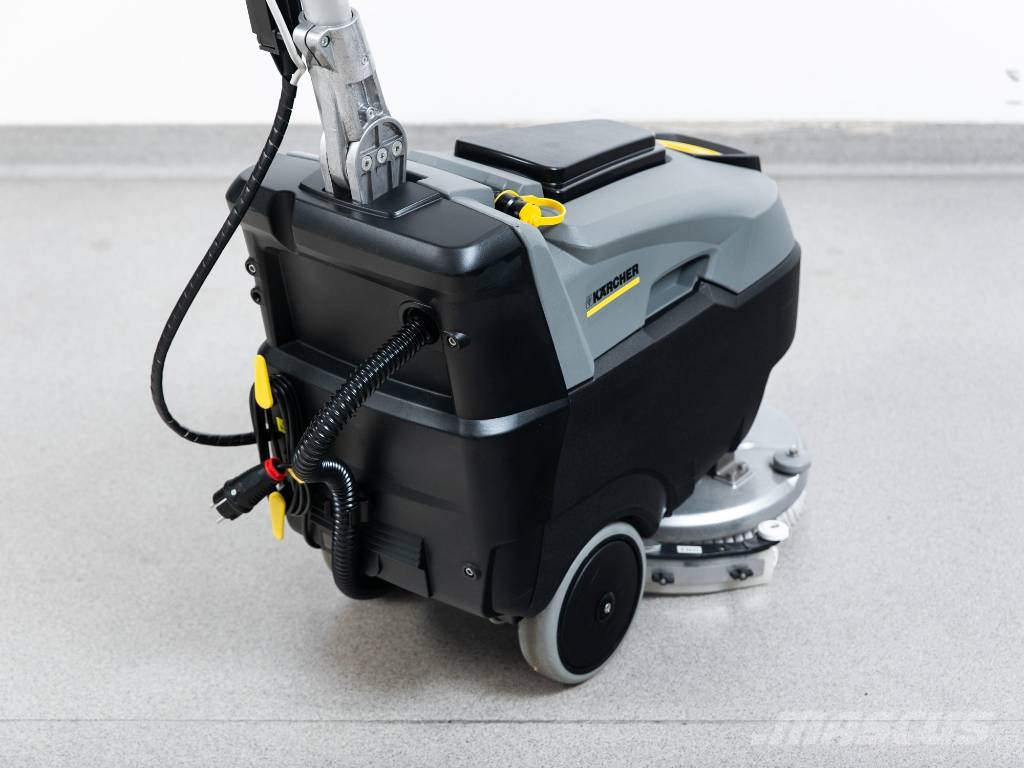 Kärcher BD 40/12 C BP - NEW BATTERIES Fregadora