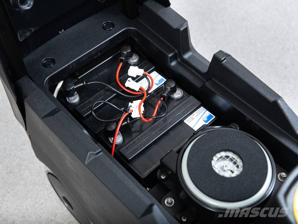 Kärcher BD 40/12 C BP - NEW BATTERIES Fregadora