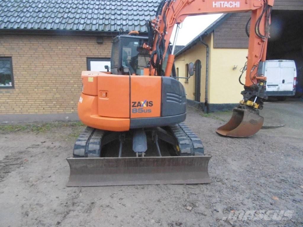 Hitachi 85US 中型挖掘机