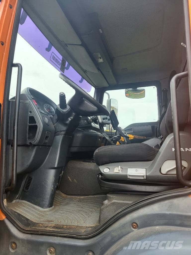 MAN TGM 26.330 Schmidt Stratos B90-42 VCLN, Schmidt SN Homok és Sószórók