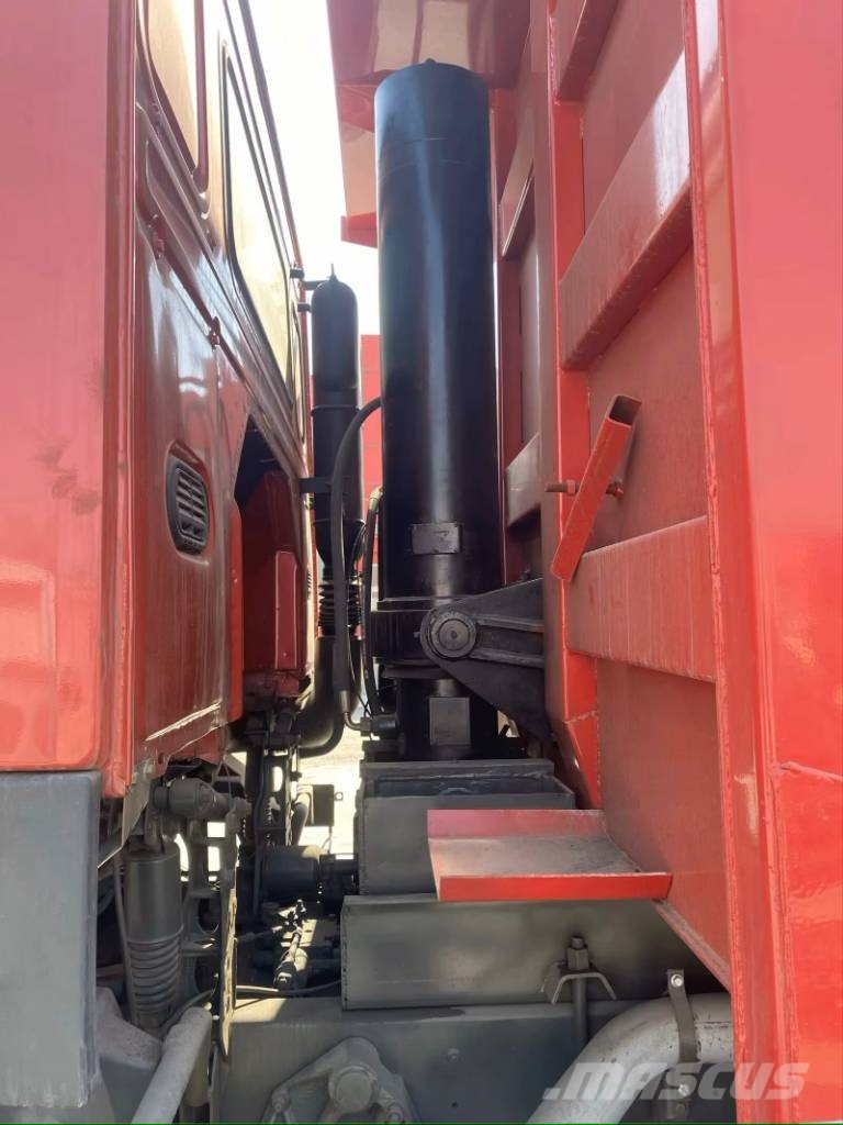 Howo 371 8x4 Savivarčių priekabų vilkikai