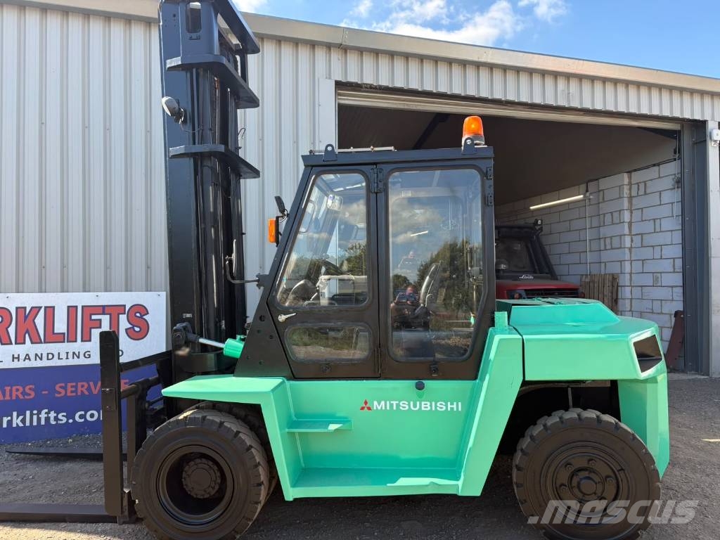 Mitsubishi FD 70 شاحنات الديزل