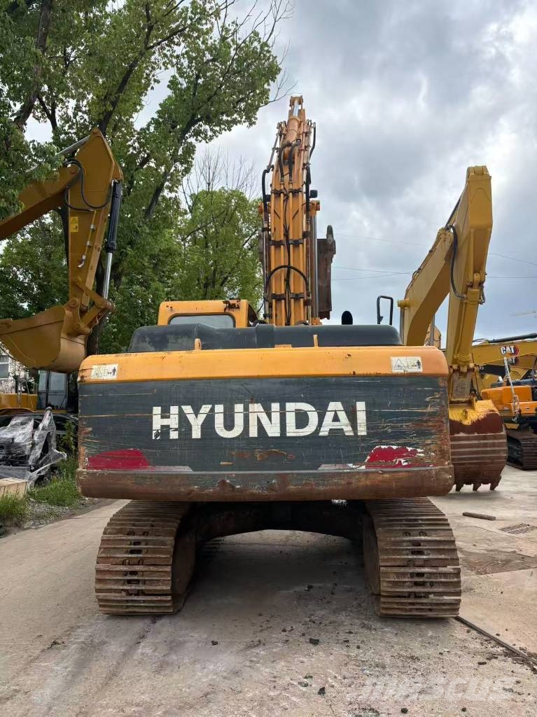 Hyundai 220LC-9S Kāpurķēžu ekskavatori
