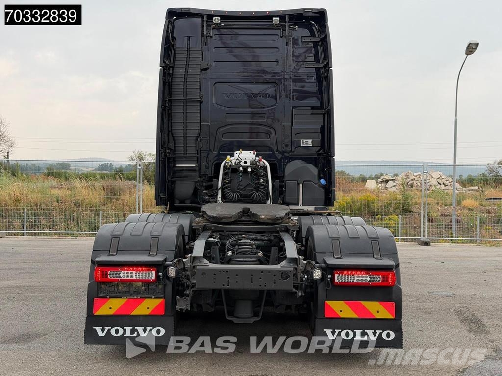 Volvo FH16 750 6X4 XL Retarder 2x Tanks Hydraulic Standk Vetopöytäautot