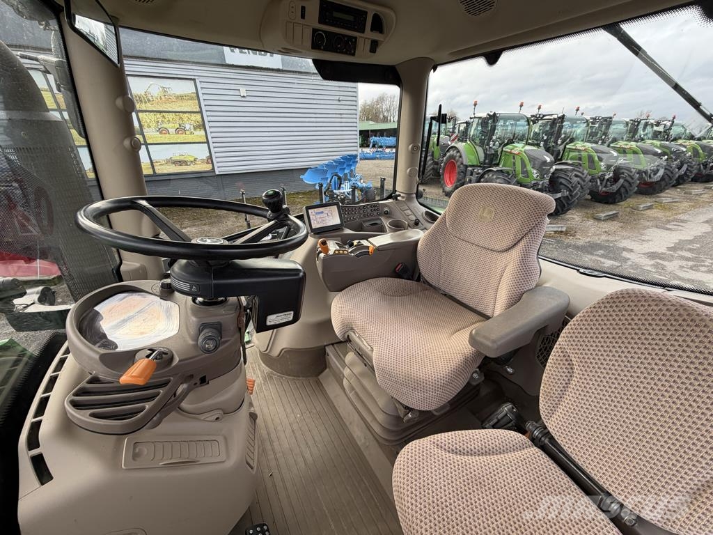 John Deere 6210R 트랙터