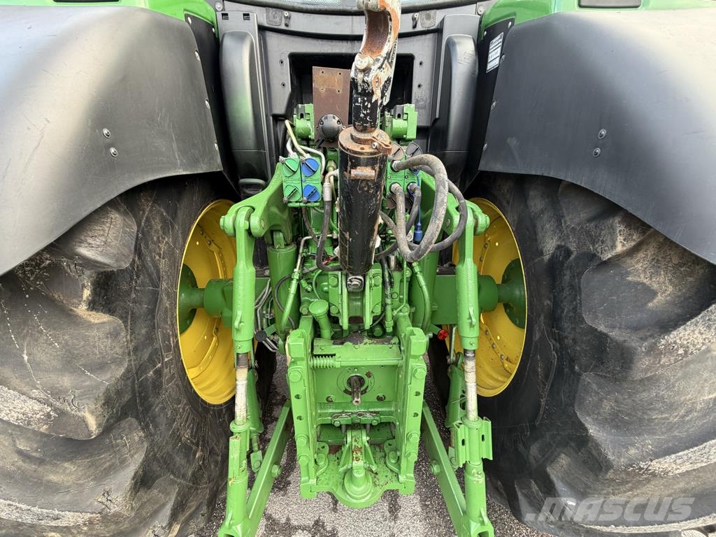 John Deere 6210R Trattori