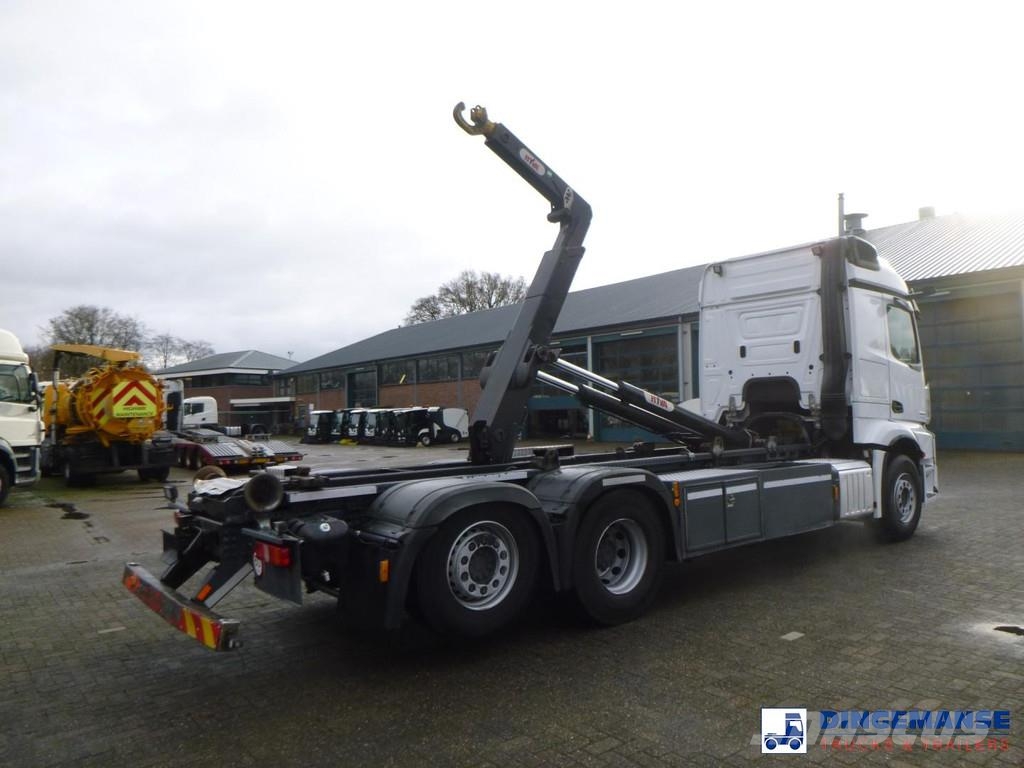 Mercedes-Benz Actros 2843 6x2 Hyva container hook 20t Камиони с кран с кука