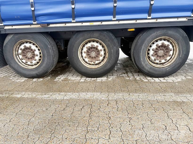 Krone Curtainsider / Planenauflieger Curtainsider semi-trailers