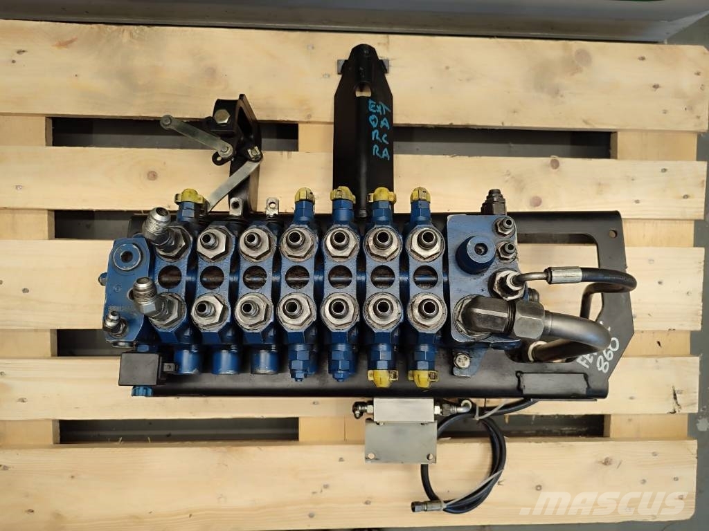 Fermec 860 Hydraulic distributor 07260157 B0801242227 Hydraulics