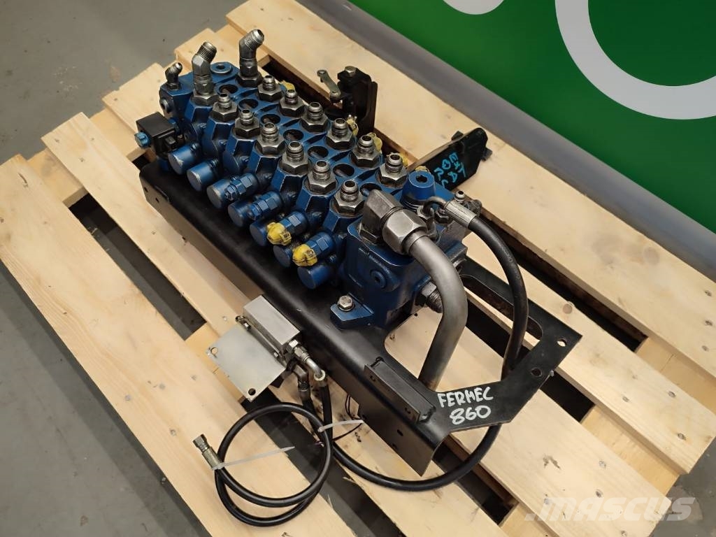 Fermec 860 Hydraulic distributor 07260157 B0801242227 Hydraulics