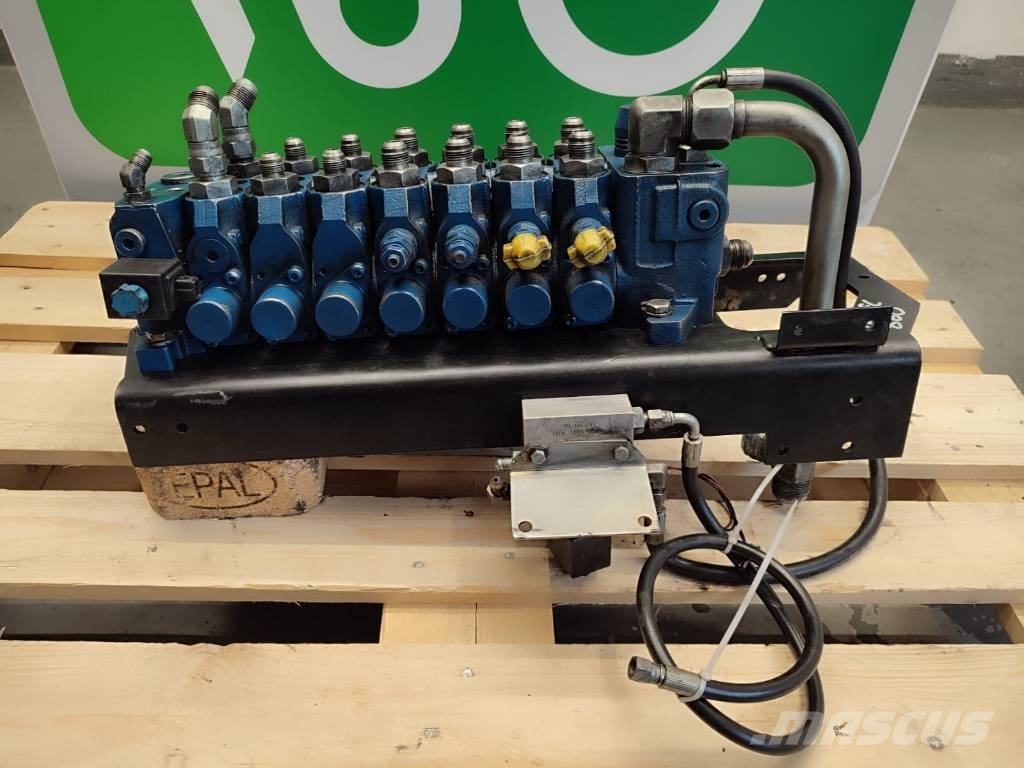 Fermec 860 Hydraulic distributor 07260157 B0801242227 Hydraulics