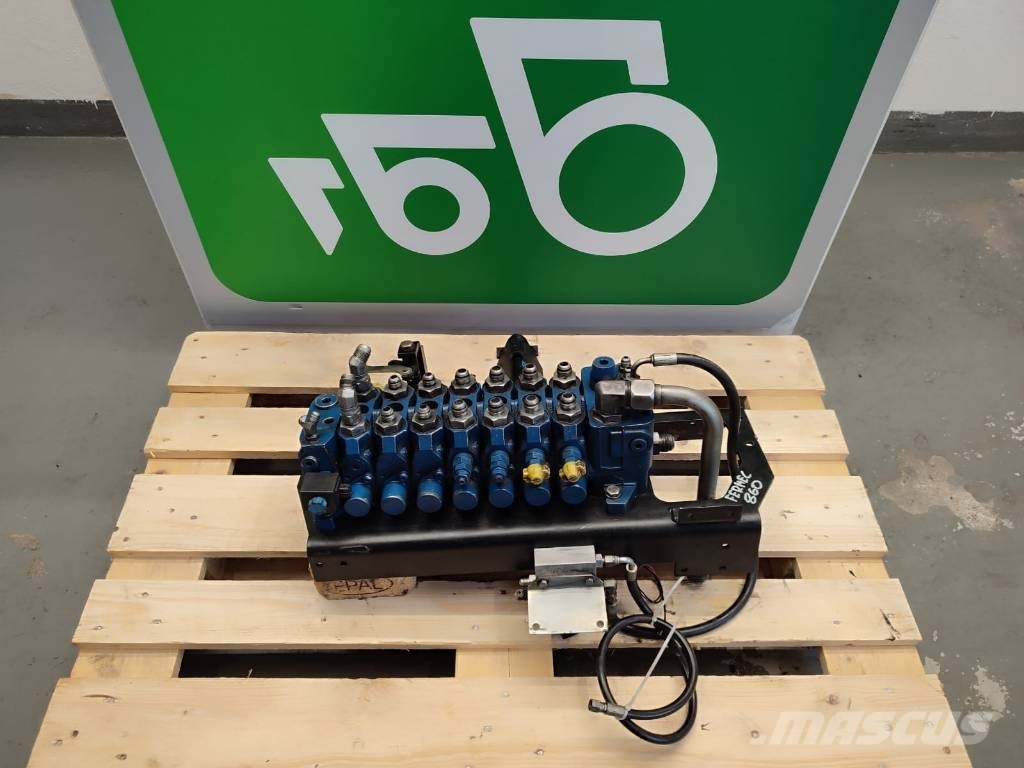 Fermec 860 Hydraulic distributor 07260157 B0801242227 Hydraulics