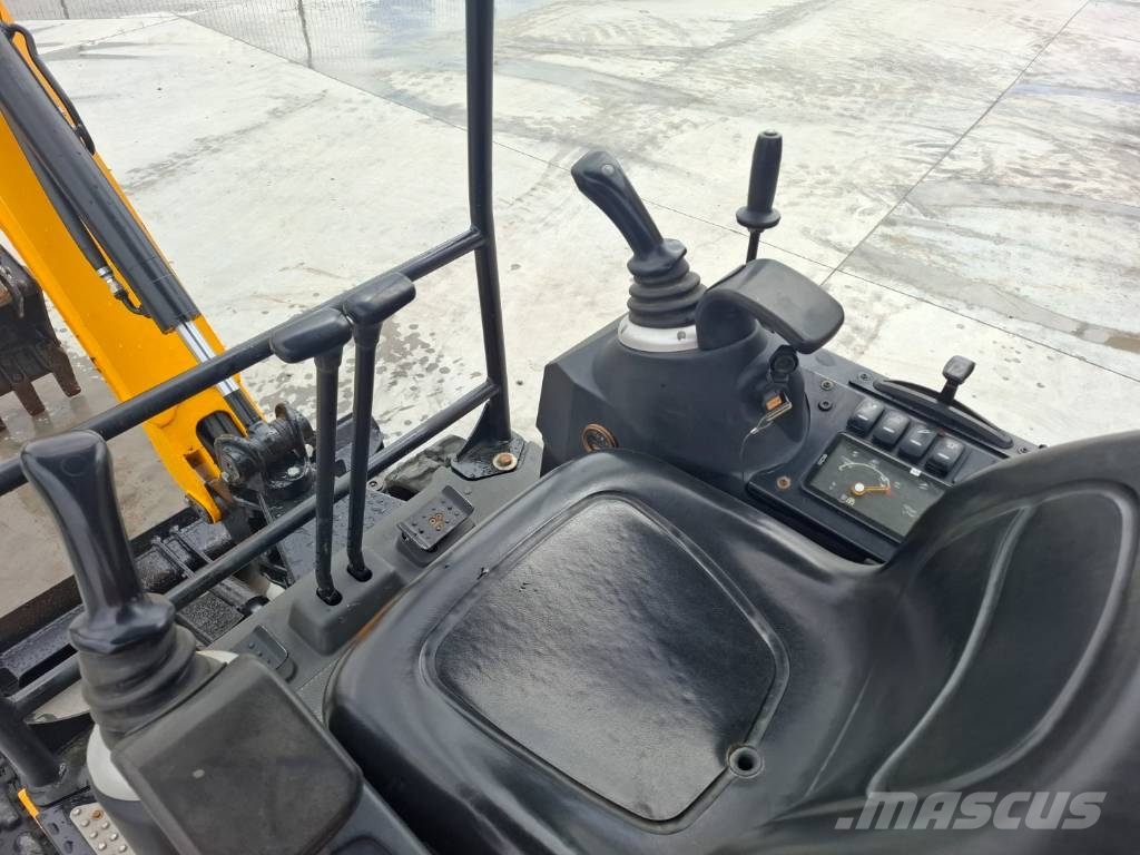 JCB 16 C-1 حفارات صغيرة أقل من 7 طن (حفارات صغيرة)
