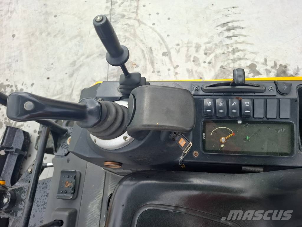 JCB 16 C-1 حفارات صغيرة أقل من 7 طن (حفارات صغيرة)
