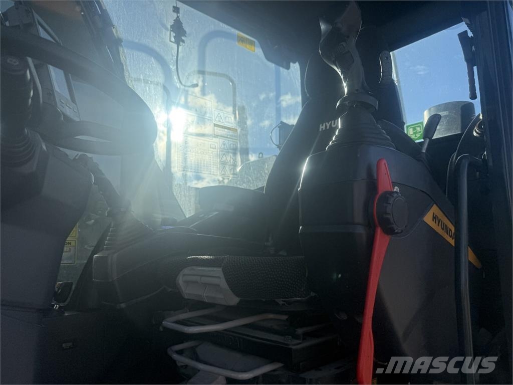 Hyundai HW140A Gravemaskiner på hjul